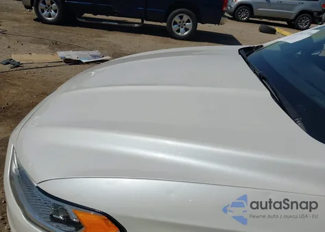 2017 Ford Fusion Energi Titanium z USA, uszkodzony, nr VIN 3FA6P0SUXHR147336